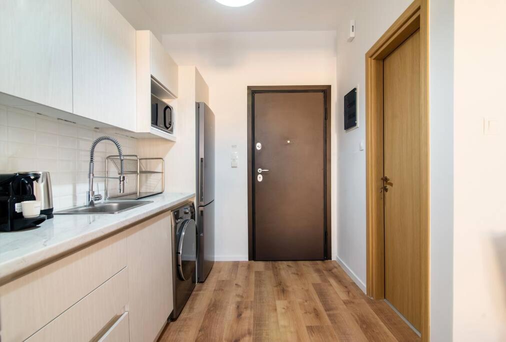 Kelly'S Urban Home - 5 Mins Walk To Acropolis Атина Екстериор снимка