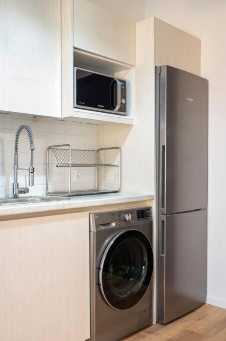 Kelly'S Urban Home - 5 Mins Walk To Acropolis Атина Екстериор снимка