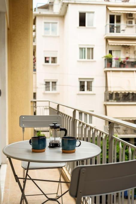 Kelly'S Urban Home - 5 Mins Walk To Acropolis Атина Екстериор снимка