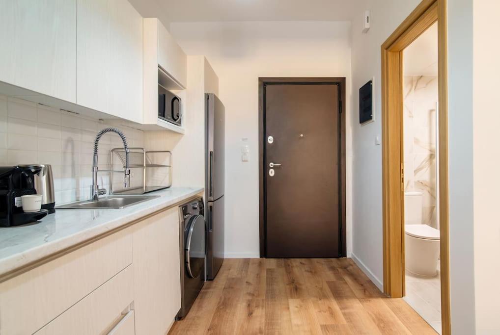 Kelly'S Urban Home - 5 Mins Walk To Acropolis Атина Екстериор снимка
